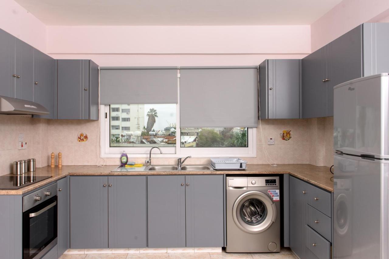 Callisto 3 Bedroom Apartment Larnaca Bagian luar foto