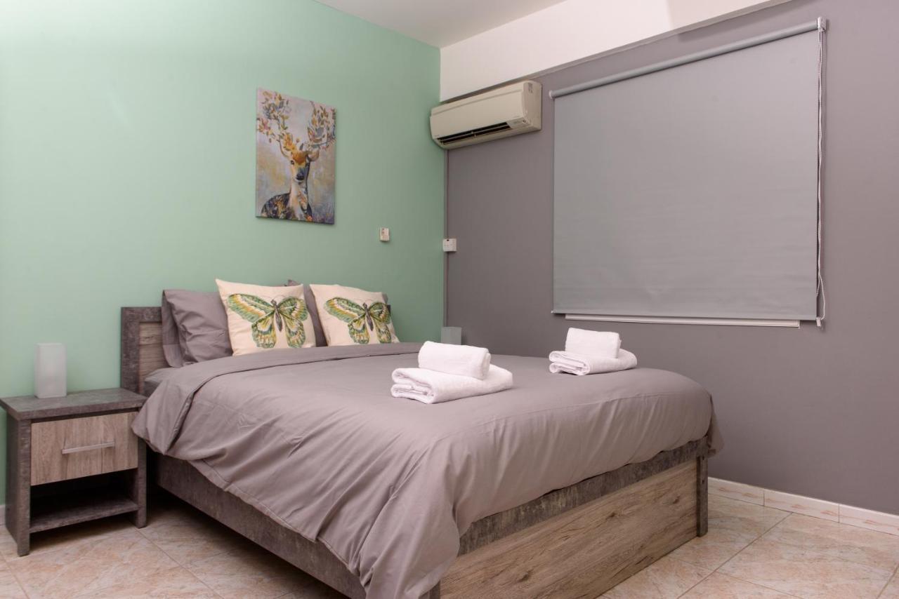 Callisto 3 Bedroom Apartment Larnaca Bagian luar foto