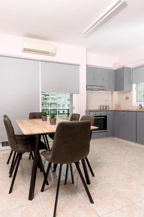 Callisto 3 Bedroom Apartment Larnaca Bagian luar foto