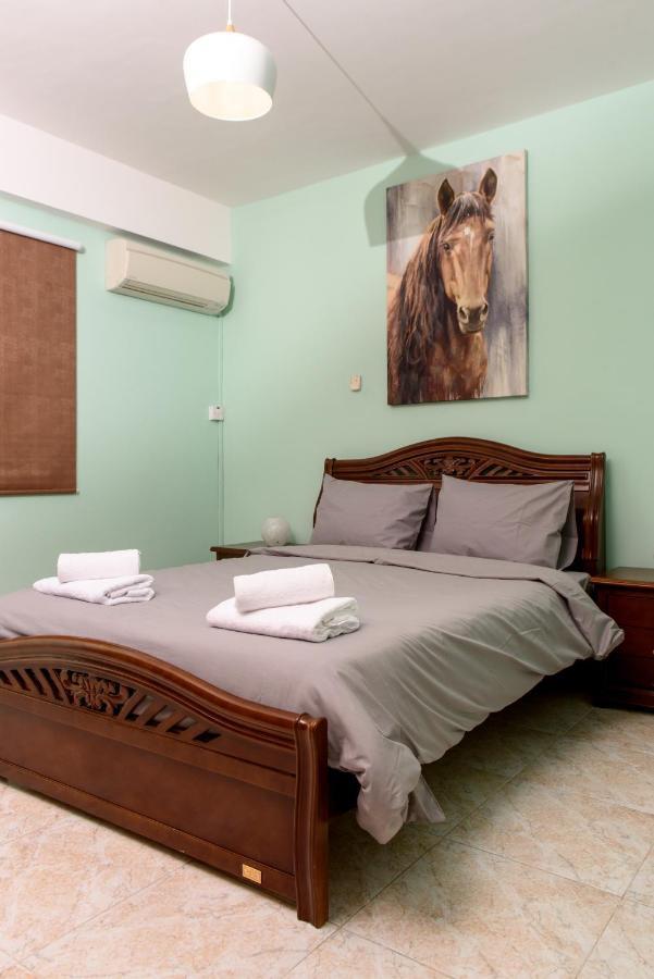 Callisto 3 Bedroom Apartment Larnaca Bagian luar foto